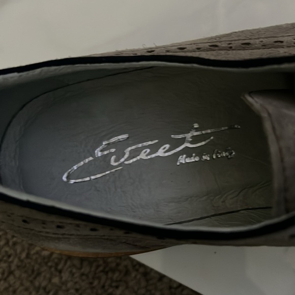 Eveet Suede Shoe - Picture 3 of 5